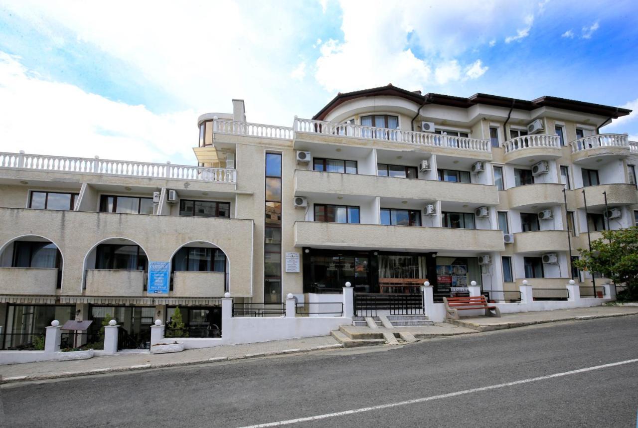 Hotel Corona Sveti Vlas Exterior foto
