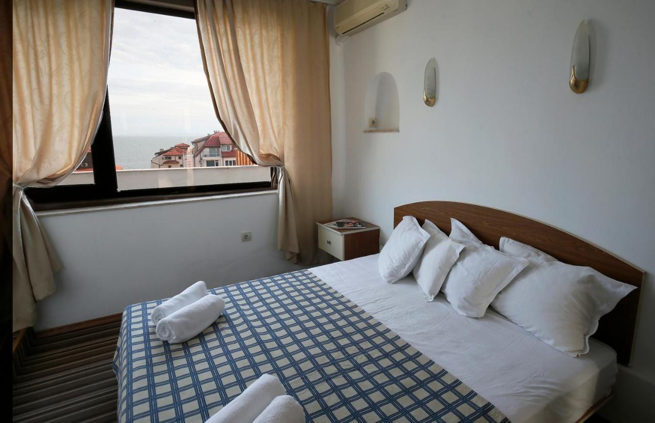 Hotel Corona Sveti Vlas Exterior foto