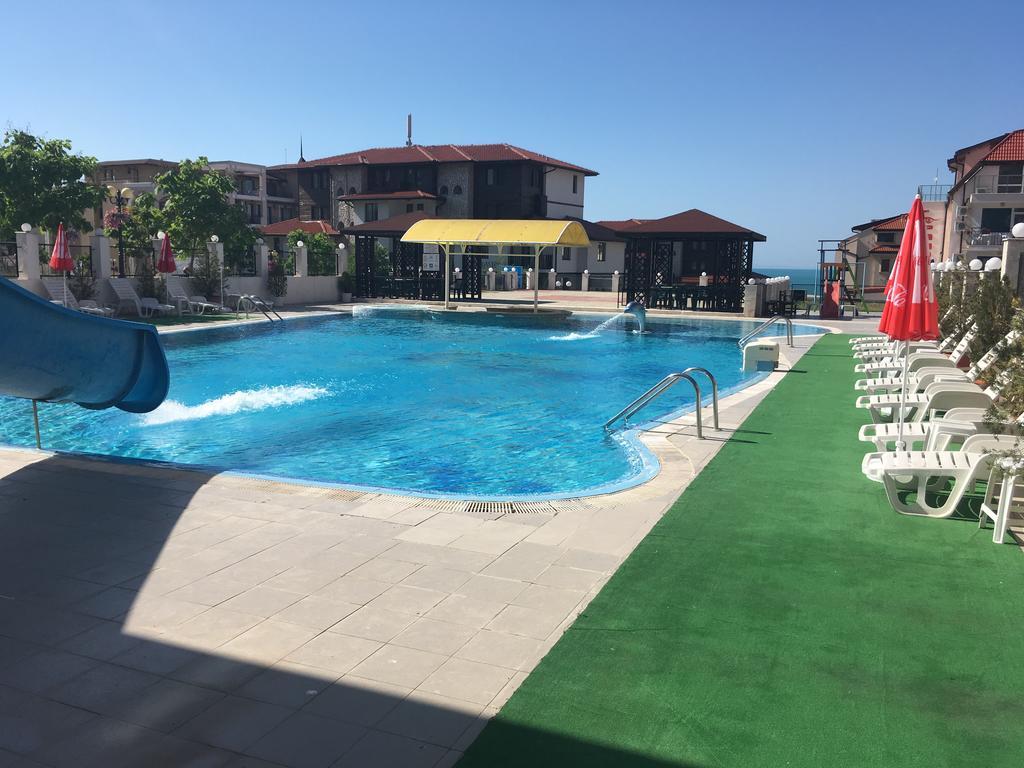 Hotel Corona Sveti Vlas Exterior foto